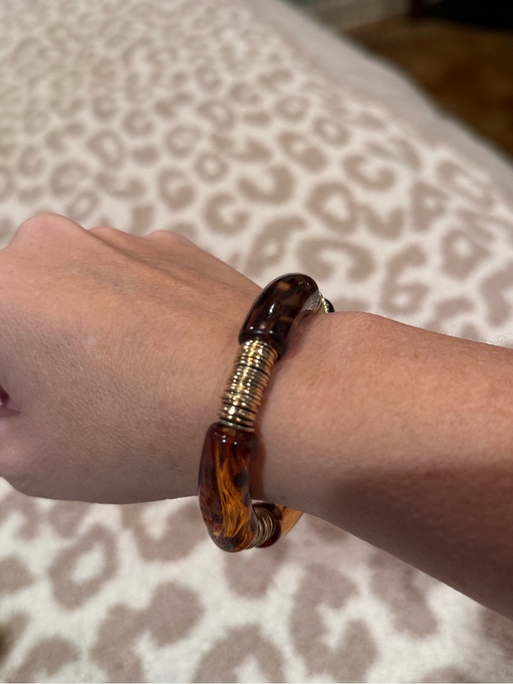 Tortoiseshell Resin Stretch Bracelet with Gold Accent